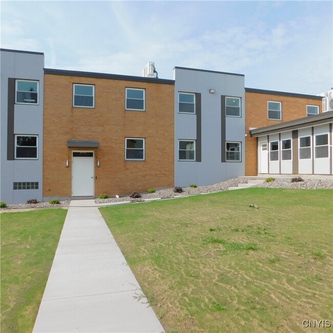 Building Photo - 413 S Main St