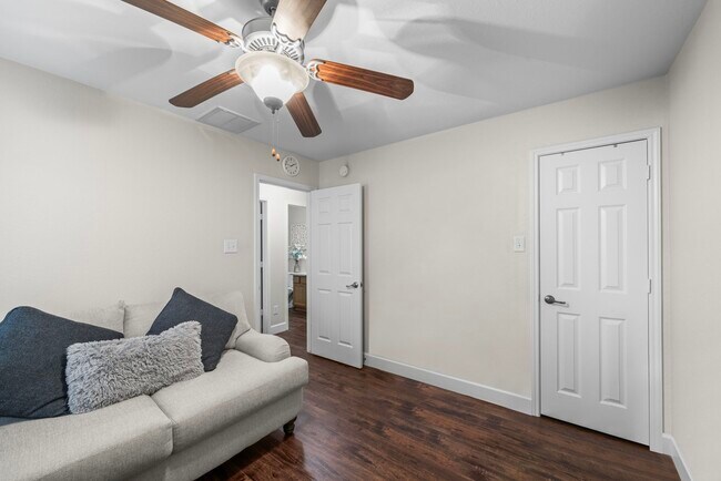 Building Photo - 25803 Orchard Knoll Ln