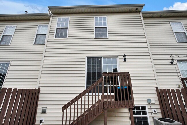 Building Photo - 6321 Marsh Wren Drive