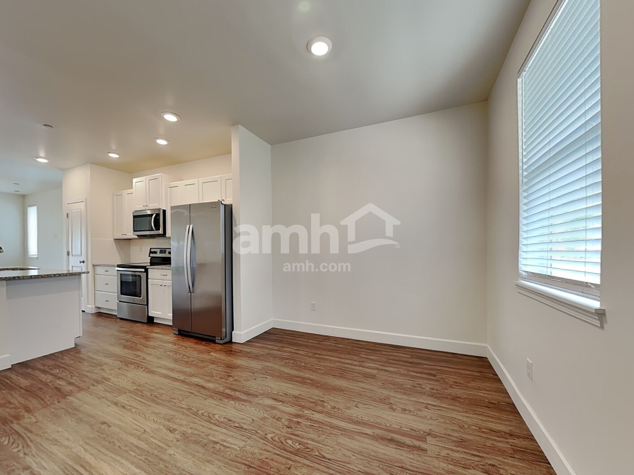 Building Photo - 13911 106th Ave E