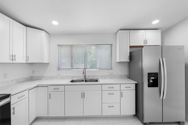 Building Photo - 6847 Woodsman Dr