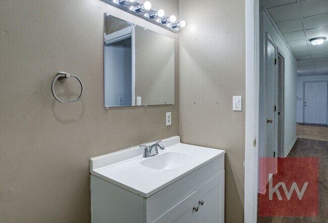 Building Photo - 314 Wilson Ave