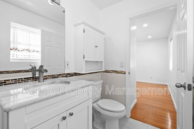 Building Photo - 3450 S Olive Ave