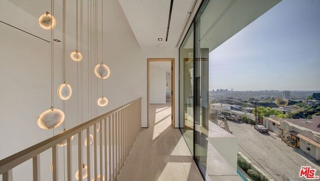 Building Photo - 8765 Hollywood Blvd