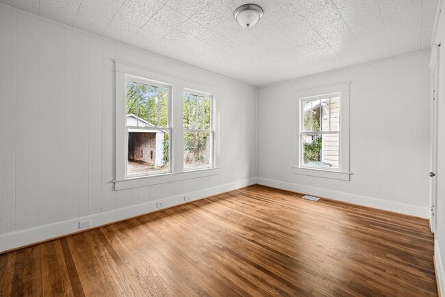 Building Photo - 1609 Jefferson Ave SW