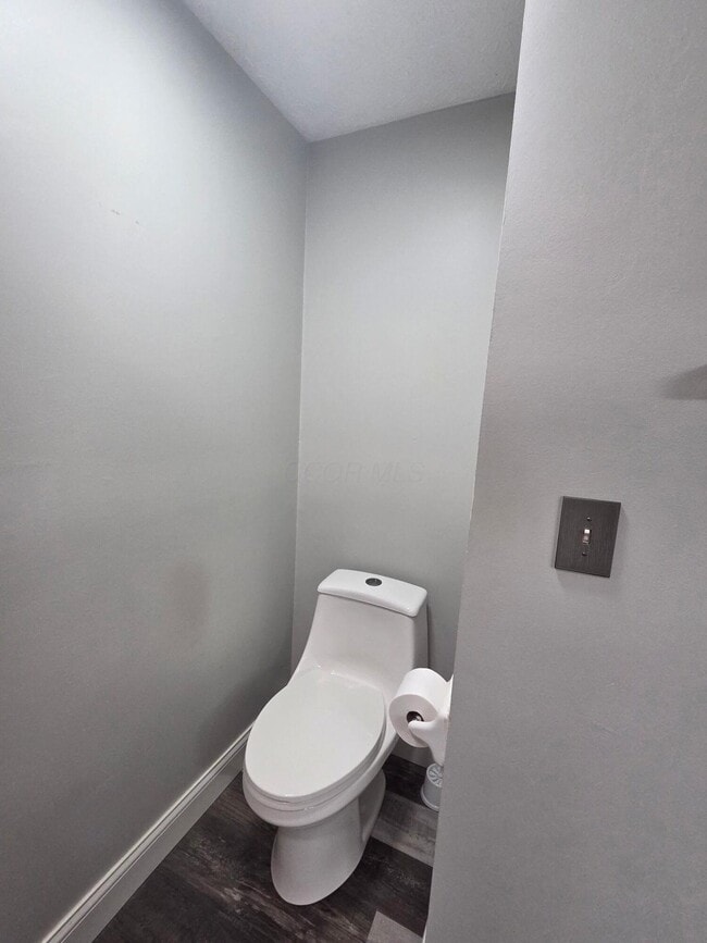 Building Photo - 5225 Wolf Run Dr