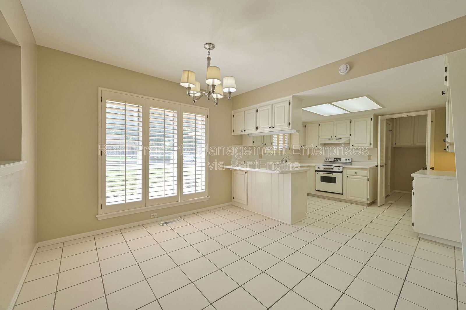 Building Photo - 7016 Stonycreek Dr
