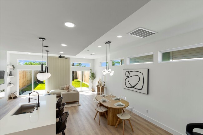 Building Photo - 3115 Armada Dr