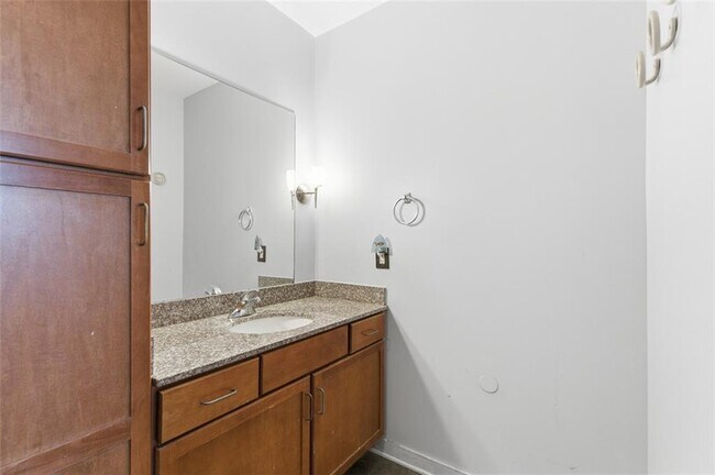 Building Photo - 620 Glen Iris Dr NE