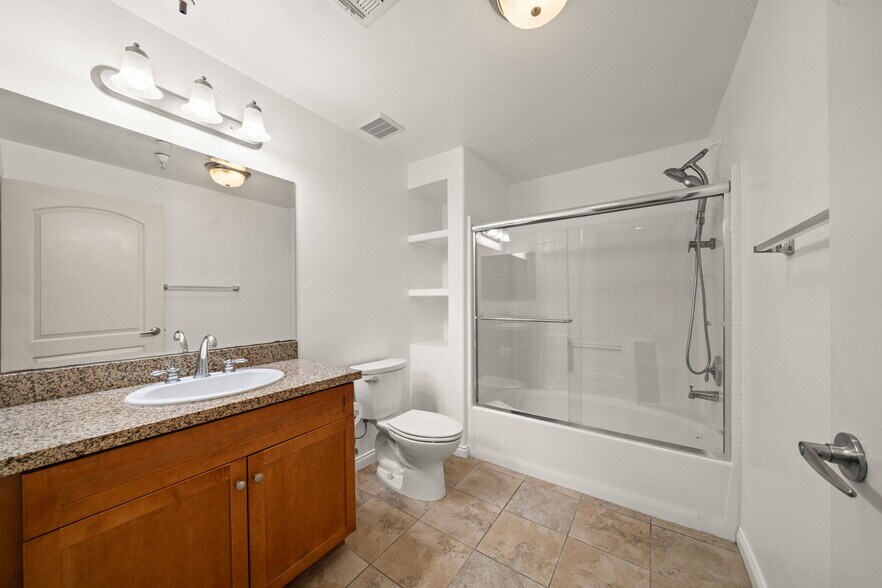 Building Photo - 360 W Ave 26 Ave