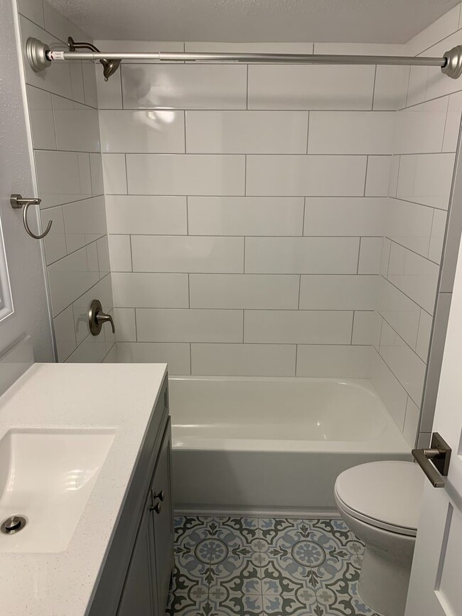 Building Photo - Newly remodeled 1bedroom