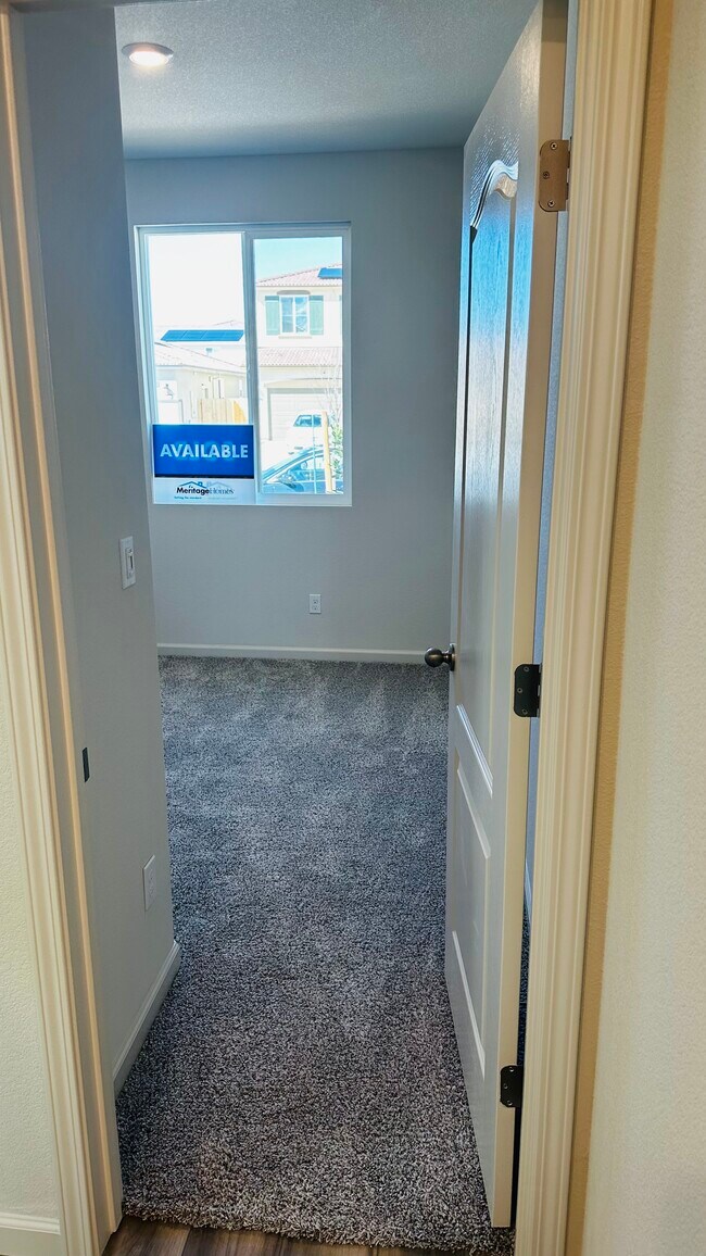 Building Photo - 3078 Feather Rd