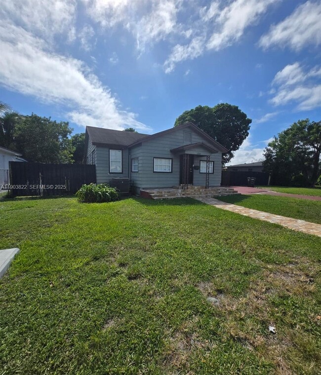 Building Photo - 2420 Jackson St