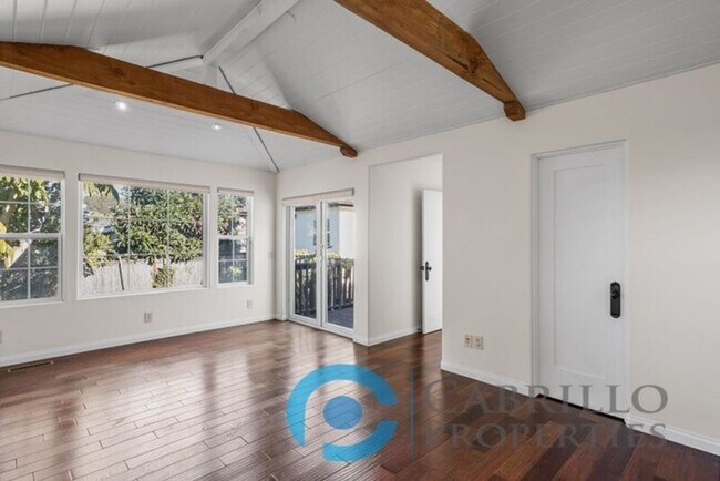 Building Photo - 7940 La Jolla Shores Dr