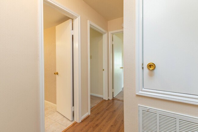 Building Photo - 2623 Longleaf Pines Ln