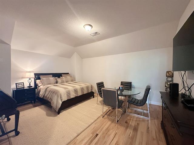 Building Photo - 8721 Paradise Dr