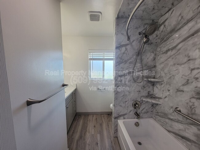 Building Photo - 1817 Cartmell St