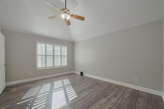 Building Photo - 15803 Locust Grove Dr