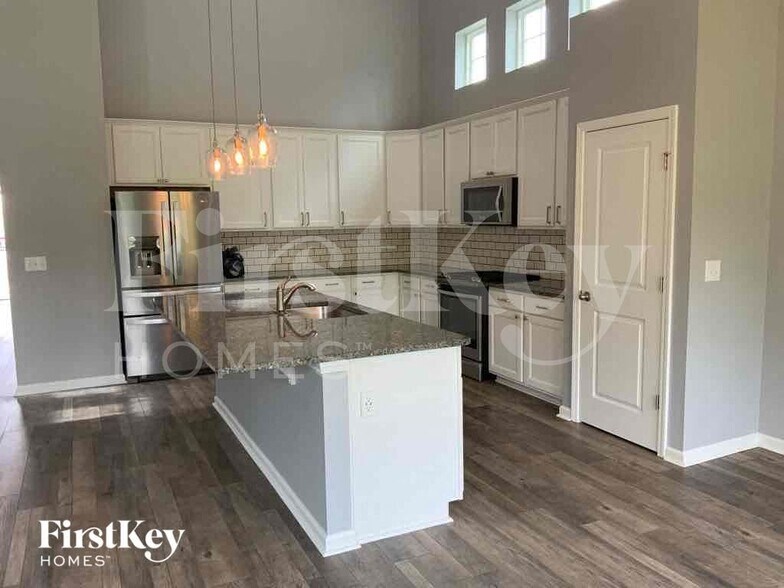 Building Photo - 447 Stonefield Cir