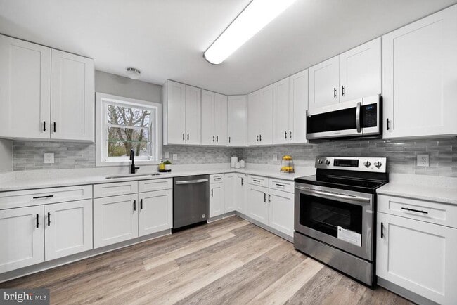 Building Photo - 45867 Broun Terrace