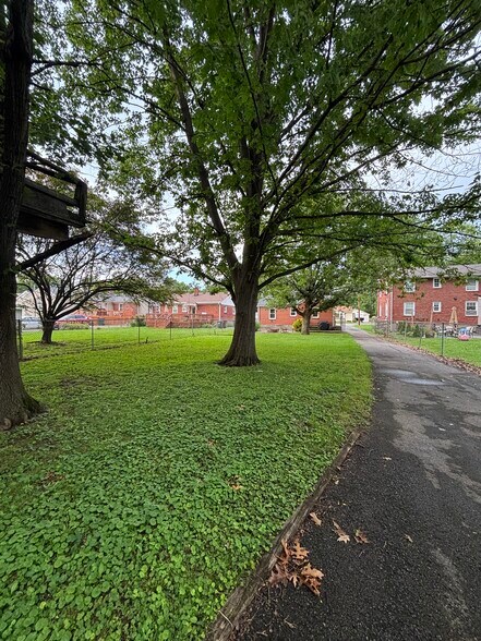 Building Photo - 4026 Crawford Ave