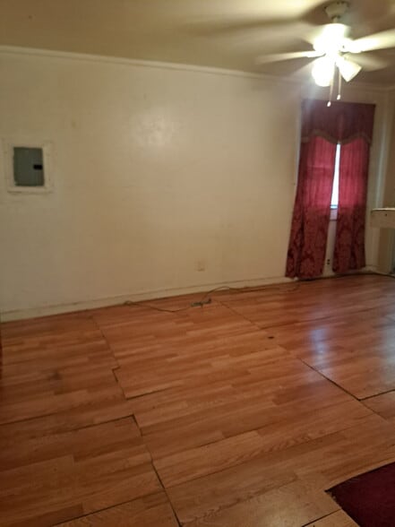 Building Photo - 1617 S Holt St