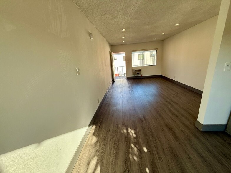 Building Photo - 3510 Clarington Ave