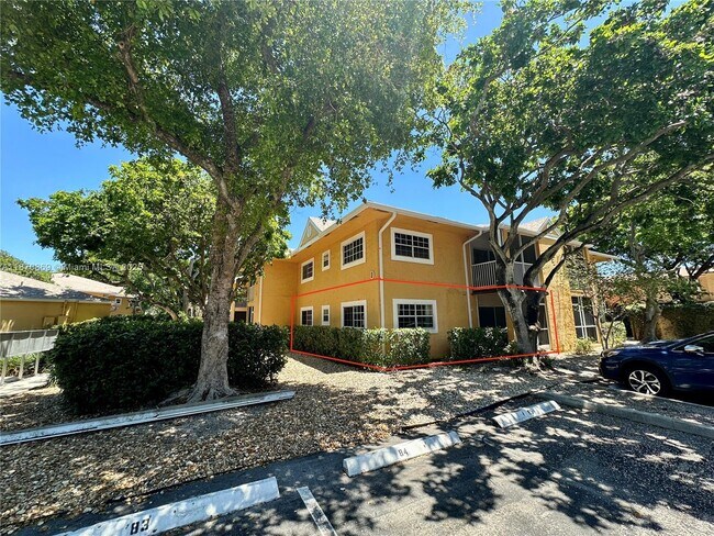Building Photo - 441 SE 10th St