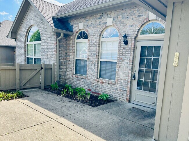 Building Photo - 7686 Briarstone Ln