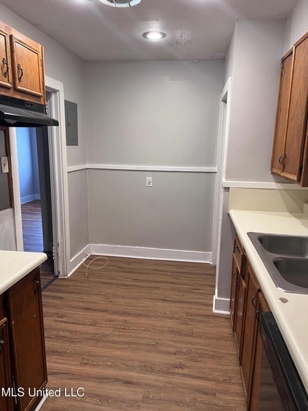 Building Photo - 2700 Pine Ave