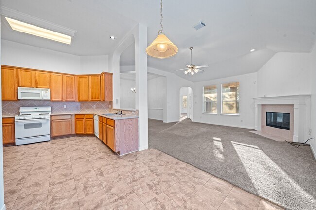 Building Photo - 4815 Plum Forest Rd
