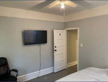 Building Photo - 3864 W Girard Ave