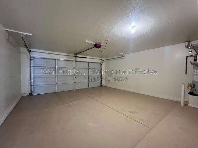 Building Photo - 7347 N 72nd Dr