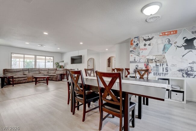 Building Photo - 1489 Santa Anita Dr