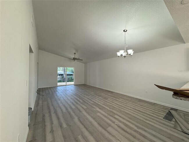 Building Photo - 1112 Eden Dr