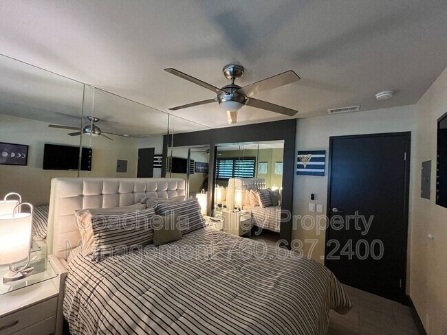 Building Photo - 2821 Los Felices Cir