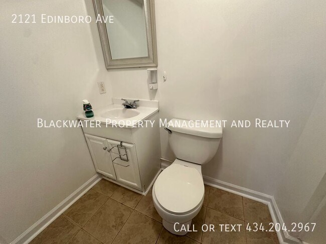 Building Photo - Move In Special! 1/2 Off First Full Month'...