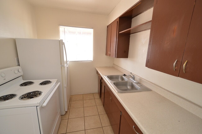 Building Photo - 4525 E Montecito St