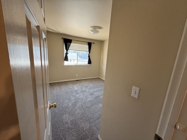 Building Photo - Madison Duplex