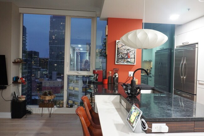 kitchen island - 631 Folsom St
