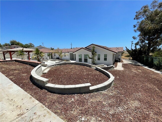 Building Photo - 10 Sweetbay Rd