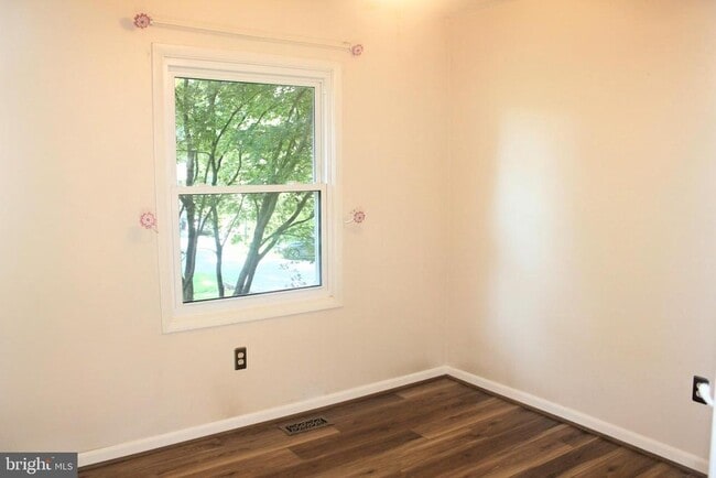 Building Photo - 6416 Albemarle St