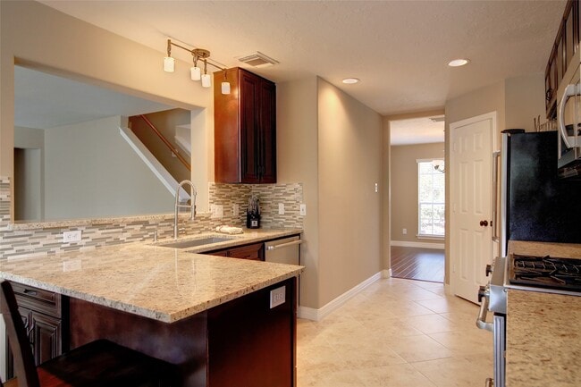 Building Photo - 142 W Russet Grove Cir