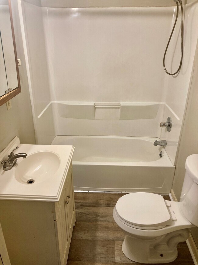 Building Photo - 117 Parkburg Rd