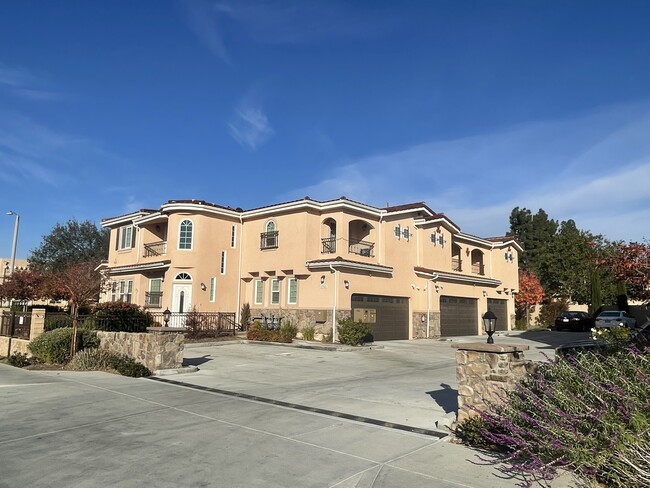 Building Photo - 1701 Patricia Ave