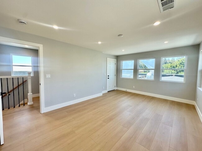 Building Photo - Beautiful, Brand New Sunnyvale Home -Walk ...