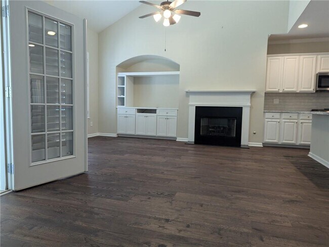Building Photo - 4920 Hidden Meadow Dr