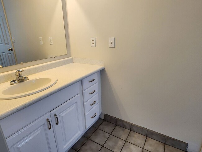 Building Photo - 129 W 100 N