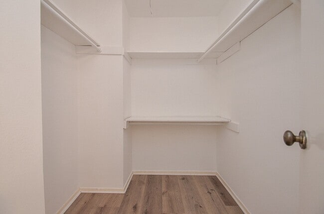 Building Photo - 8355 Wednesbury Ln