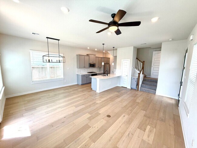 Building Photo - **MOVE IN SPECIAL** 2-Story 3 Bedroom / 2....